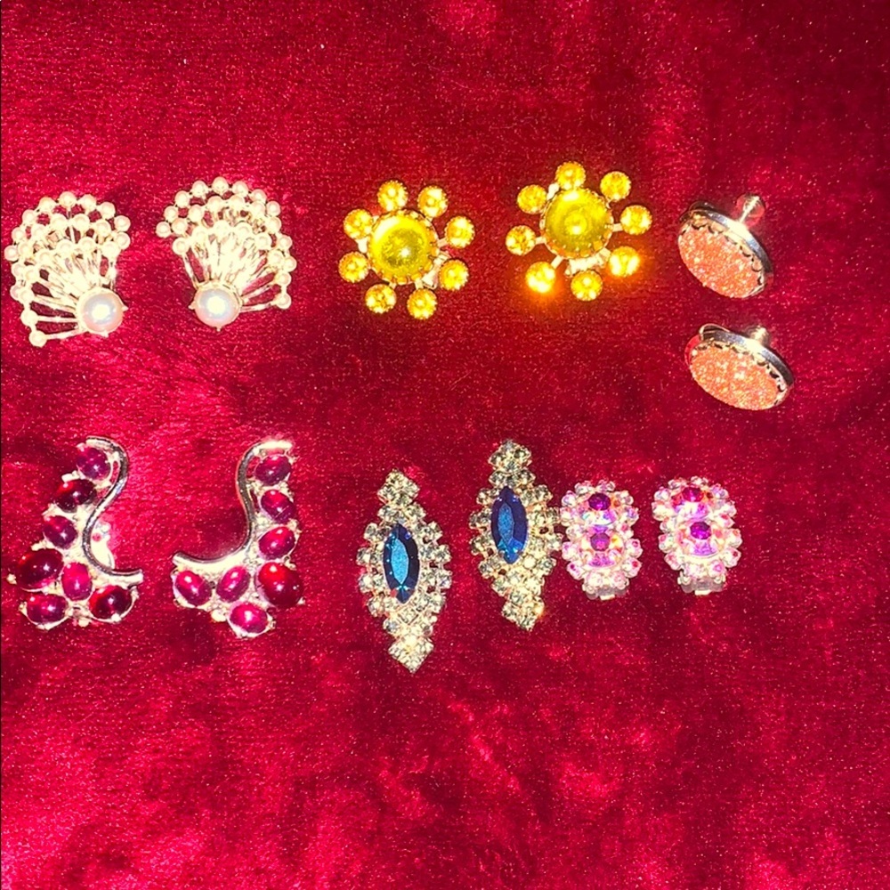 6 pairs of Vintage Clip earrings